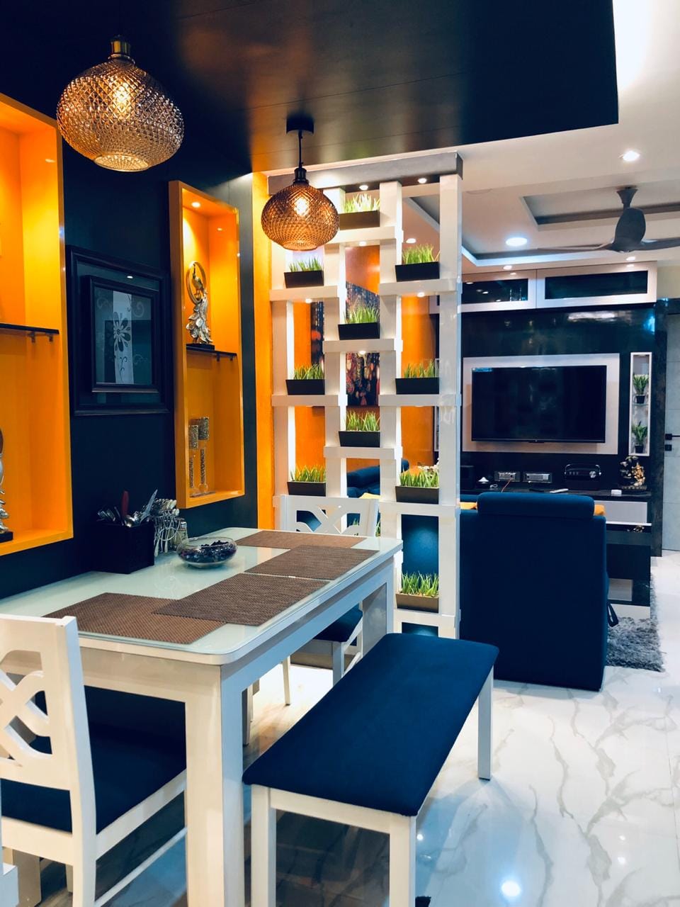 Dining area with decorative partition